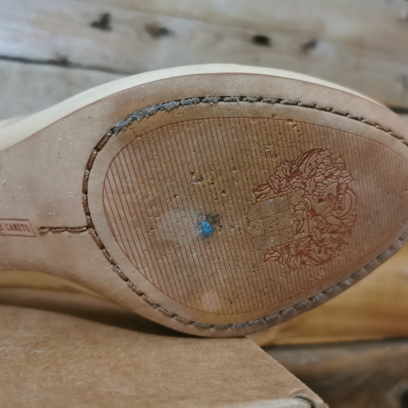 Vince Camuto Patent Beige Sariah Heels size 6.5 - Picture 7 of 14